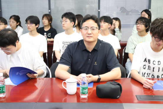 下载 (4).png